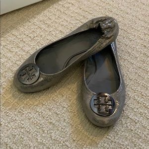 Women’s Tory Burch silver ballet flat